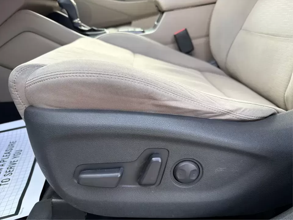 2019 Hyundai Tucson SEL (KM8J3CAL6KU) with an Theta 2.4L I-4 gasoline direct injection engine, 6A transmission, located at 1230 East Main St, Xenia, OH, 45385, (937) 908-9800, 39.688026, -83.910172 - **Adventure Awaits with the 2019 Hyundai Tucson SEL at Advantage Car and Credit - Fairborn!**<br /> <br /> Are you ready to elevate your lifestyle and explore the great outdoors? The 2019 Hyundai Tucson SEL is the perfect companion for both weekend adventures and everyday commutes. With its spacious - Photo#17