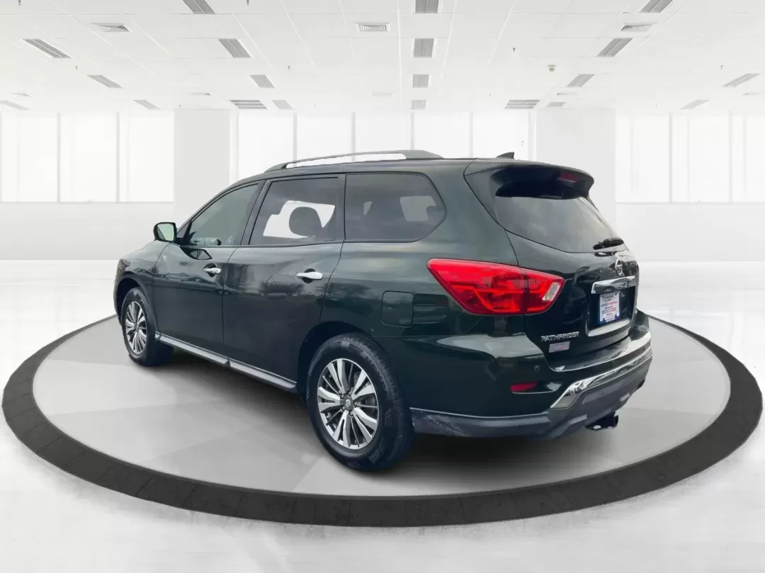 2019 Nissan Pathfinder SV (5N1DR2MMXKC) with an 3.5L V-6 gasoline direct injection engine, located at 1184 Kauffman Ave, Fairborn, OH, 45324, (937) 908-9800, 39.807072, -84.030914 - Unlock the adventure of your dreams with the 2019 Nissan Pathfinder SV, a versatile SUV that's perfect for growing families, weekend getaways, and long commutes alike. Imagine hitting the road with your loved ones, equipped with ample seating and storage, ready to explore the beautiful landscapes su - Photo#4