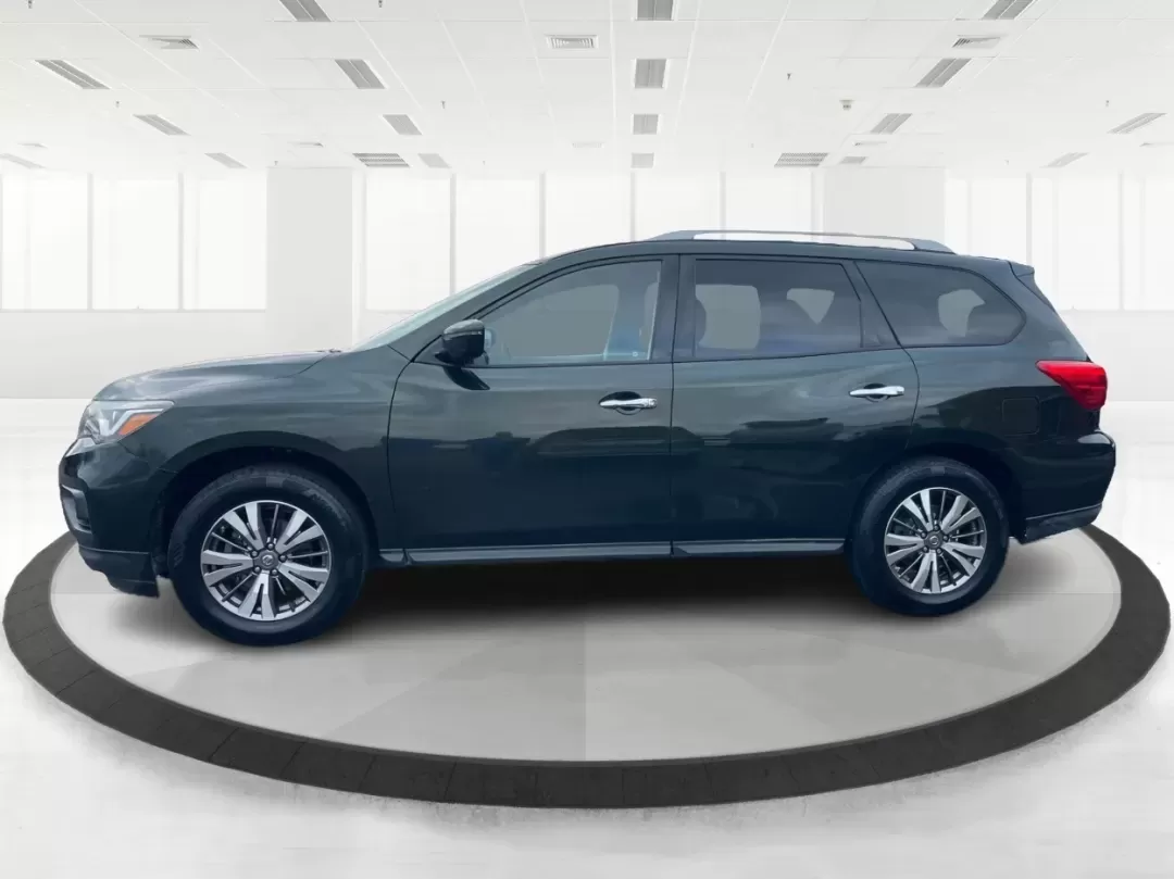 2019 Nissan Pathfinder SV (5N1DR2MMXKC) with an 3.5L V-6 gasoline direct injection engine, located at 1184 Kauffman Ave, Fairborn, OH, 45324, (937) 908-9800, 39.807072, -84.030914 - Unlock the adventure of your dreams with the 2019 Nissan Pathfinder SV, a versatile SUV that's perfect for growing families, weekend getaways, and long commutes alike. Imagine hitting the road with your loved ones, equipped with ample seating and storage, ready to explore the beautiful landscapes su - Photo#5