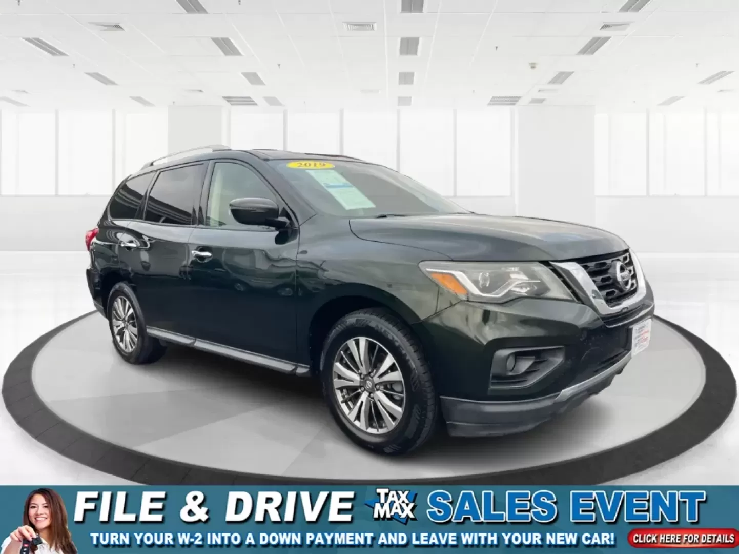 2019 Nissan Pathfinder SV (5N1DR2MMXKC) with an 3.5L V-6 gasoline direct injection engine, located at 1184 Kauffman Ave, Fairborn, OH, 45324, (937) 908-9800, 39.807072, -84.030914 - Unlock the adventure of your dreams with the 2019 Nissan Pathfinder SV, a versatile SUV that's perfect for growing families, weekend getaways, and long commutes alike. Imagine hitting the road with your loved ones, equipped with ample seating and storage, ready to explore the beautiful landscapes su - Photo#0