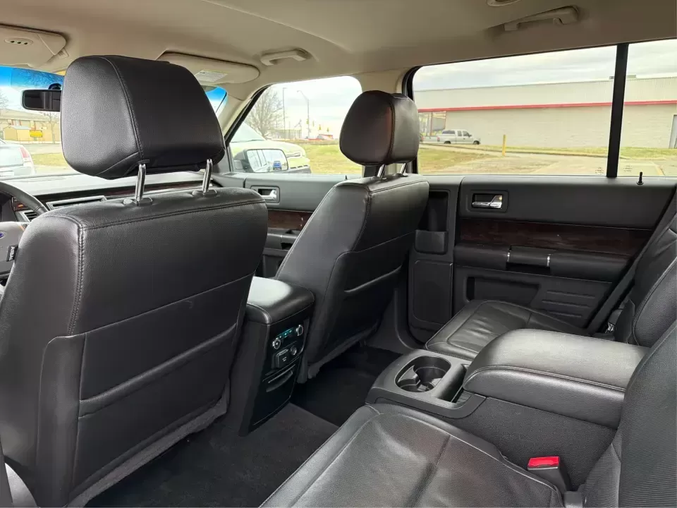 2014 Ford Flex Limited (2FMGK5D89EB) with an 3.5L V-6 DOHC engine, 6-Speed Automatic Overdrive transmission, located at 1230 East Main St, Xenia, OH, 45385, (937) 908-9800, 39.688026, -83.910172 - Are you ready to upgrade your lifestyle with a reliable vehicle that accommodates both family adventures and daily commutes? Look no further than this stunning 2014 Ford Flex Limited, available now at Advantage Car and Credit in Moraine, OH. With its spacious interior, versatile cargo capacity, and - Photo#10