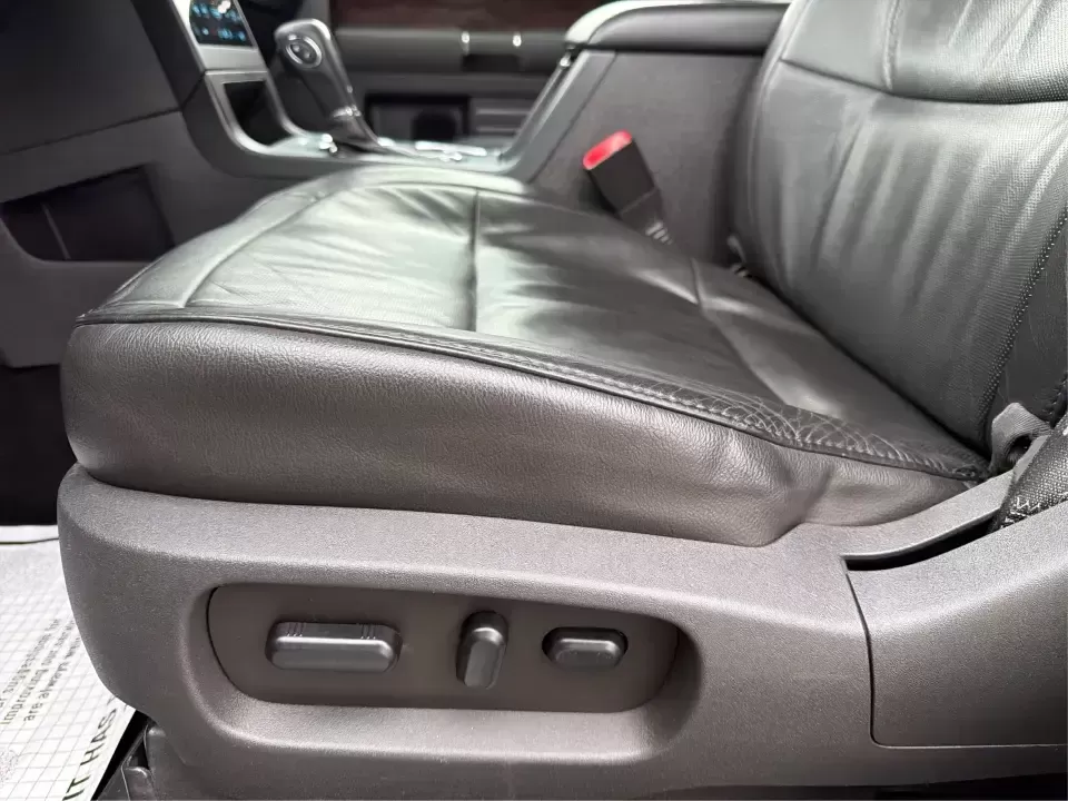 2014 Ford Flex Limited (2FMGK5D89EB) with an 3.5L V-6 DOHC engine, 6-Speed Automatic Overdrive transmission, located at 1230 East Main St, Xenia, OH, 45385, (937) 908-9800, 39.688026, -83.910172 - Are you ready to upgrade your lifestyle with a reliable vehicle that accommodates both family adventures and daily commutes? Look no further than this stunning 2014 Ford Flex Limited, available now at Advantage Car and Credit in Moraine, OH. With its spacious interior, versatile cargo capacity, and - Photo#18