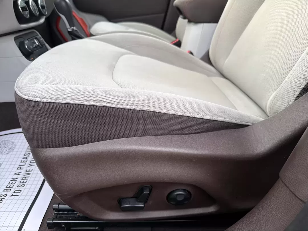 2017 Jeep Renegade Latitude 4x4 (ZACCJBBBXHP) with an Other engine, located at 4508 South Dixie Dr, Moraine, OH, 45439, (937) 908-9800, 39.689976, -84.218452 - **Adventure Awaits: Your 2017 Jeep Renegade Latitude 4x4 in Moraine, OH!**<br /> <br /> Are you ready to elevate your lifestyle and explore the open road? Whether you're a weekend warrior seeking new trails or a busy commuter navigating the urban landscape, our 2017 Jeep Renegade Latitude 4x4 is the - Photo#17