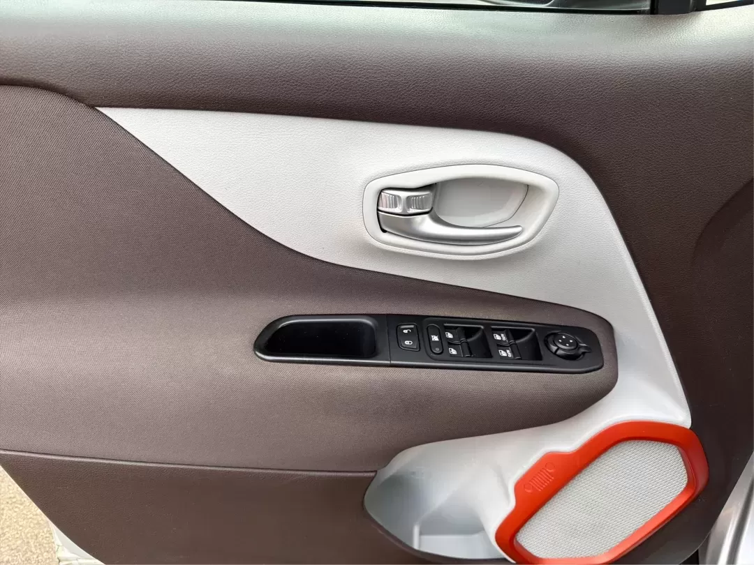 2017 Jeep Renegade Latitude 4x4 (ZACCJBBBXHP) with an Other engine, located at 4508 South Dixie Dr, Moraine, OH, 45439, (937) 908-9800, 39.689976, -84.218452 - **Adventure Awaits: Your 2017 Jeep Renegade Latitude 4x4 in Moraine, OH!**<br /> <br /> Are you ready to elevate your lifestyle and explore the open road? Whether you're a weekend warrior seeking new trails or a busy commuter navigating the urban landscape, our 2017 Jeep Renegade Latitude 4x4 is the - Photo#18