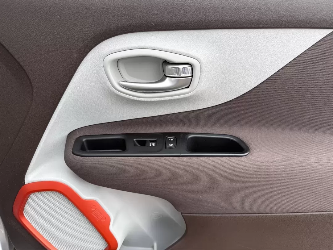 2017 Jeep Renegade Latitude 4x4 (ZACCJBBBXHP) with an Other engine, located at 4508 South Dixie Dr, Moraine, OH, 45439, (937) 908-9800, 39.689976, -84.218452 - **Adventure Awaits: Your 2017 Jeep Renegade Latitude 4x4 in Moraine, OH!**<br /> <br /> Are you ready to elevate your lifestyle and explore the open road? Whether you're a weekend warrior seeking new trails or a busy commuter navigating the urban landscape, our 2017 Jeep Renegade Latitude 4x4 is the - Photo#19