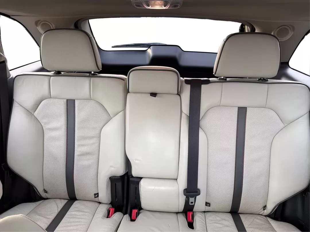 2014 Lincoln MKX Base (2LMDJ8JK2EB) with an Other engine, located at 4508 South Dixie Dr, Moraine, OH, 45439, (937) 908-9800, 39.689976, -84.218452 - **Unleash Your Adventures with This 2014 Lincoln MKX at Advantage Car and Credit - Moraine!**<br /> <br /> Are you ready to elevate your driving experience? Whether you're commuting through the bustling roads of Moraine or embarking on weekend getaways to nearby attractions like the beautiful Dayton - Photo#14