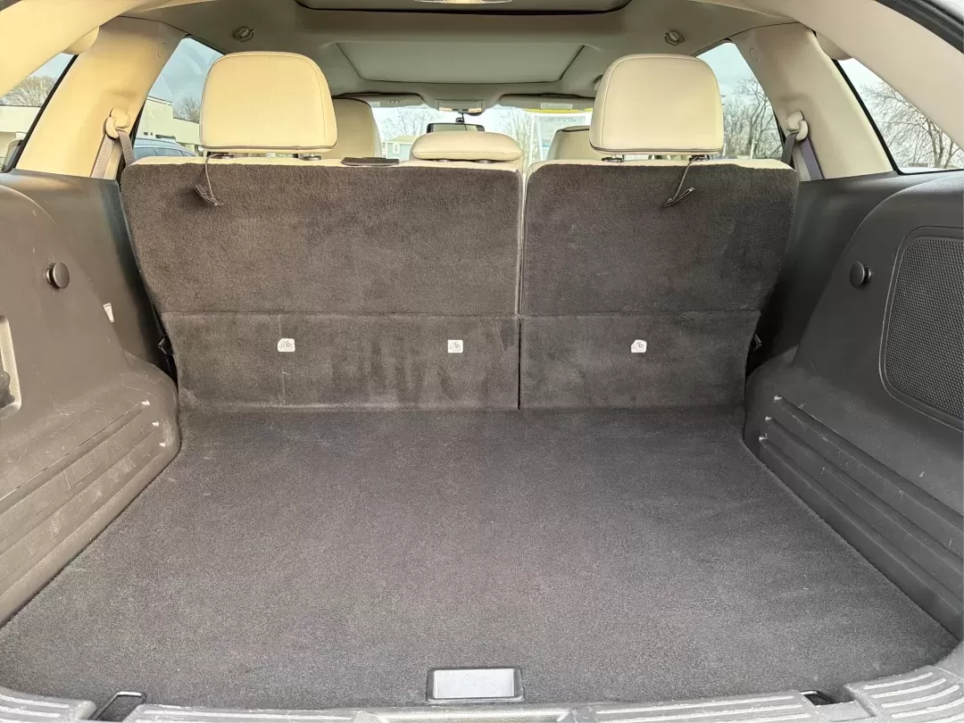 2014 Lincoln MKX Base (2LMDJ8JK2EB) with an 3.7L V6 DOHC 24V engine, 6-Speed Automatic transmission, located at 1230 East Main St, Xenia, OH, 45385, (937) 908-9800, 39.688026, -83.910172 - **Unleash Your Adventures with This 2014 Lincoln MKX at Advantage Car and Credit - Moraine!**<br /> <br /> Are you ready to elevate your driving experience? Whether you're commuting through the bustling roads of Moraine or embarking on weekend getaways to nearby attractions like the beautiful Dayton - Photo#12