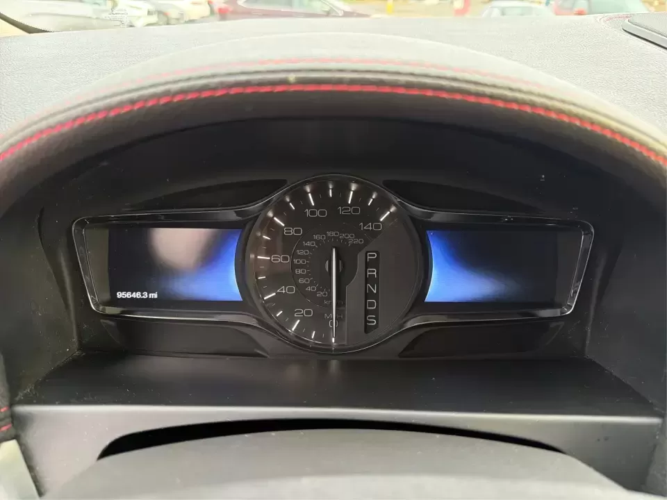 2014 Lincoln MKX Base (2LMDJ8JK2EB) with an 3.7L V6 DOHC 24V engine, 6-Speed Automatic transmission, located at 8750 N County Rd 25A, Piqua, OH, 45356, (937) 908-9800, 40.164391, -84.232513 - **Unleash Your Adventures with This 2014 Lincoln MKX at Advantage Car and Credit - Moraine!**<br /> <br /> Are you ready to elevate your driving experience? Whether you're commuting through the bustling roads of Moraine or embarking on weekend getaways to nearby attractions like the beautiful Dayton - Photo#15