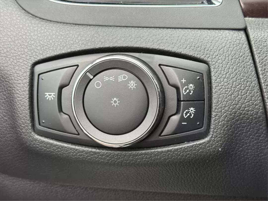 2013 Ford Edge Limited (2FMDK4KC5DB) with an 3.5L V-6 DOHC engine, located at 1951 S Dayton Lakeview Rd., New Carlisle, OH, 45344, (937) 908-9800, 39.890999, -84.050255 - 2013 Ford Edge Limited - Photo#17