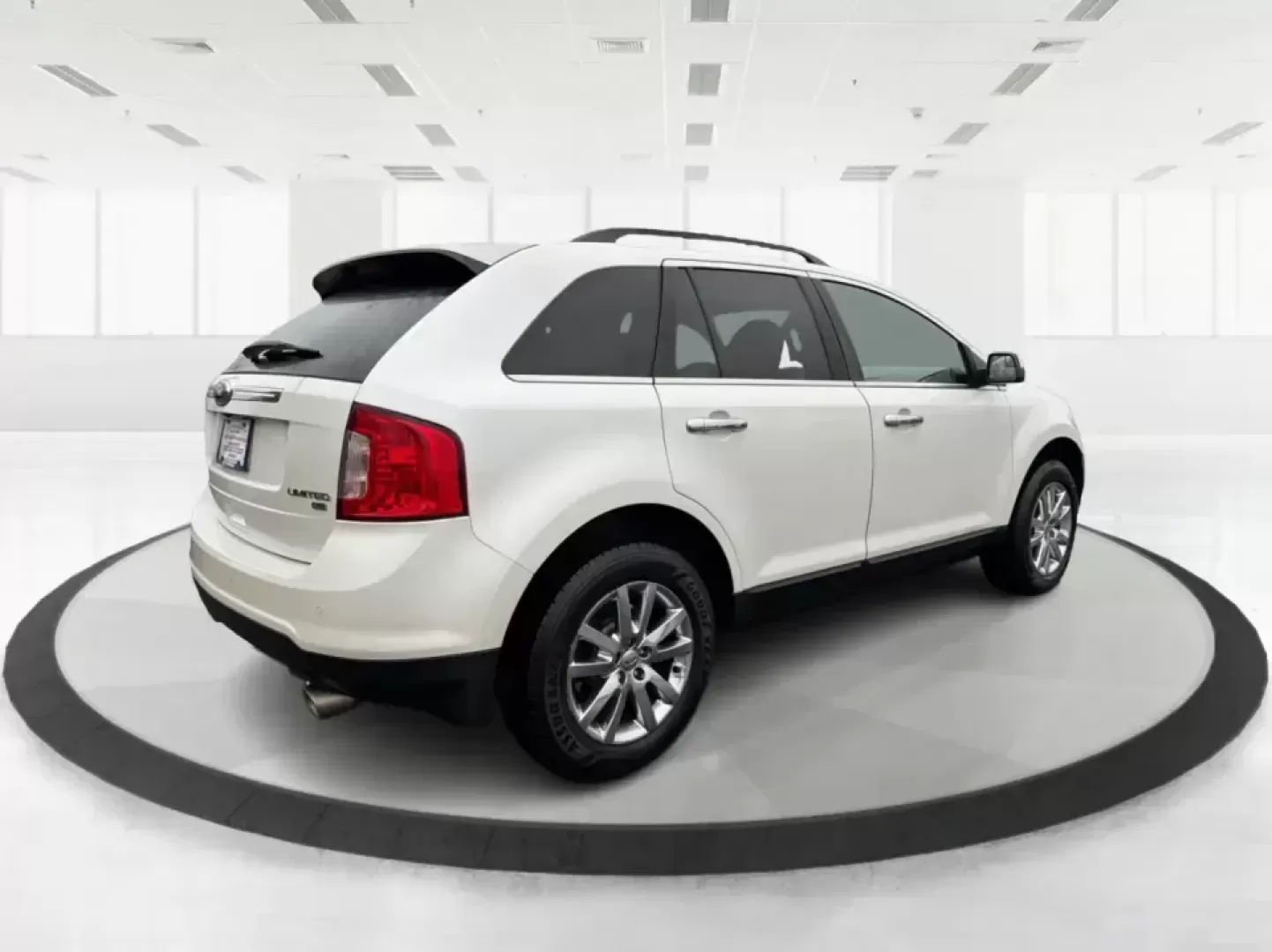 2013 Ford Edge Limited (2FMDK4KC5DB) with an 3.5L V-6 DOHC engine, 6-Speed Automatic transmission, located at 1951 S Dayton Lakeview Rd., New Carlisle, OH, 45344, (937) 908-9800, 39.890999, -84.050255 - ### Elevate Your Lifestyle with the 2013 Ford Edge Limited at Advantage Car and Credit in New Carlisle, OH!<br /> <br /> Are you ready to upgrade your family adventures, daily commutes, or weekend getaways? The 2013 Ford Edge Limited is here to transform your driving experience! With its sophisticat - Photo#2