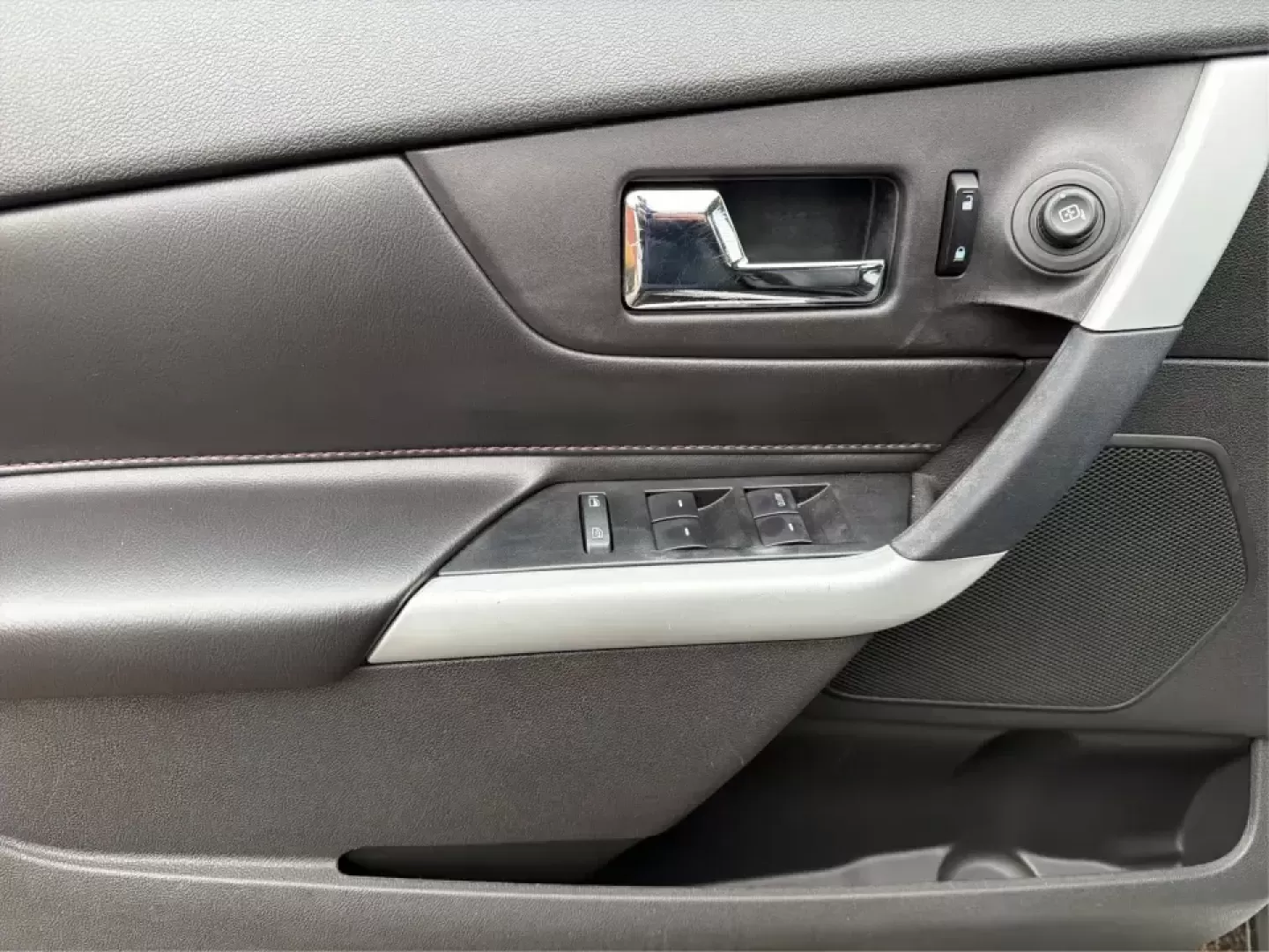 2013 Ford Edge Limited (2FMDK4KC5DB) with an 3.5L V-6 DOHC engine, 6-Speed Automatic transmission, located at 1951 S Dayton Lakeview Rd., New Carlisle, OH, 45344, (937) 908-9800, 39.890999, -84.050255 - ### Elevate Your Lifestyle with the 2013 Ford Edge Limited at Advantage Car and Credit in New Carlisle, OH!<br /> <br /> Are you ready to upgrade your family adventures, daily commutes, or weekend getaways? The 2013 Ford Edge Limited is here to transform your driving experience! With its sophisticat - Photo#19