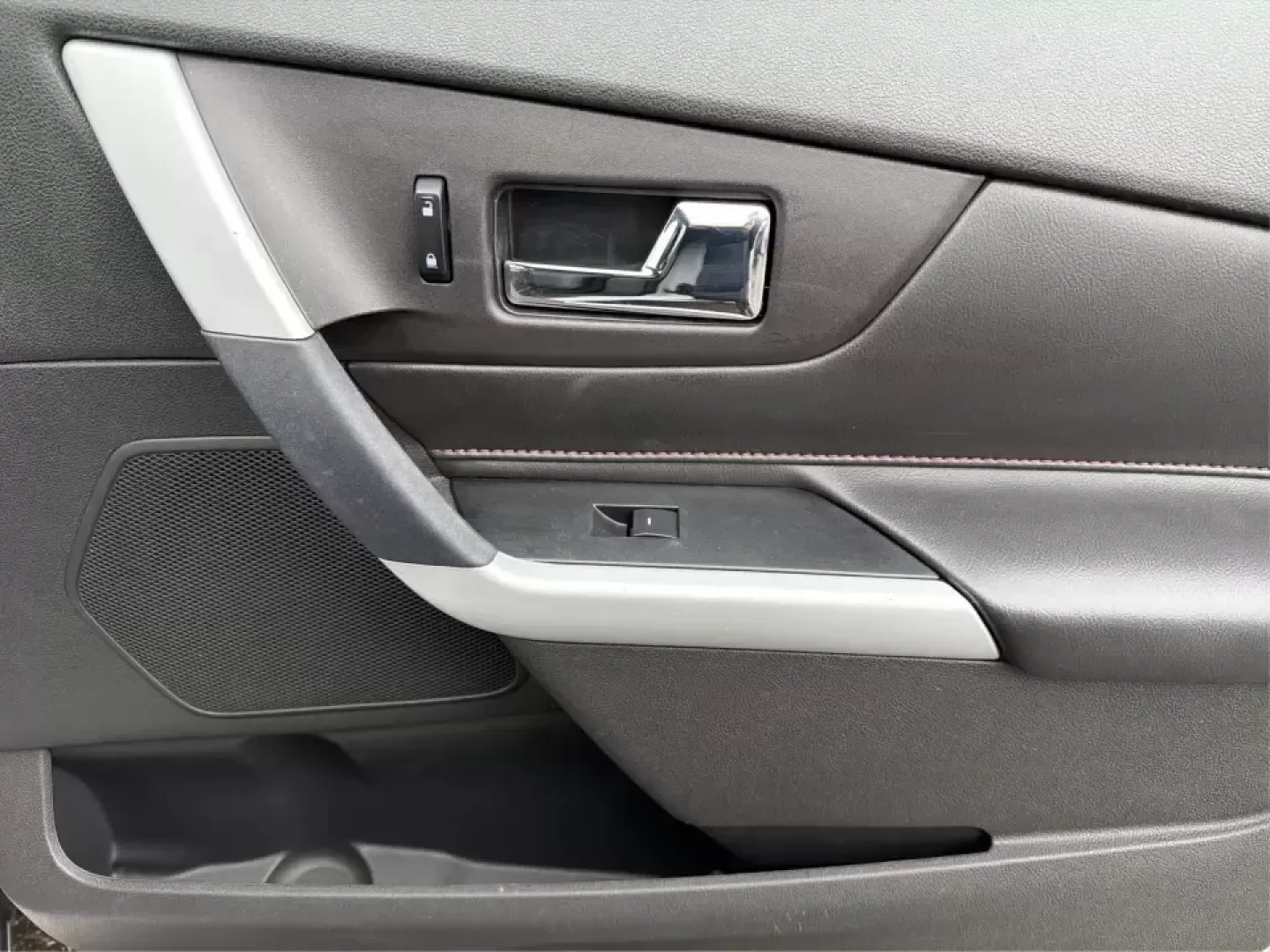 2013 Ford Edge Limited (2FMDK4KC5DB) with an 3.5L V-6 DOHC engine, 6-Speed Automatic transmission, located at 1951 S Dayton Lakeview Rd., New Carlisle, OH, 45344, (937) 908-9800, 39.890999, -84.050255 - ### Elevate Your Lifestyle with the 2013 Ford Edge Limited at Advantage Car and Credit in New Carlisle, OH!<br /> <br /> Are you ready to upgrade your family adventures, daily commutes, or weekend getaways? The 2013 Ford Edge Limited is here to transform your driving experience! With its sophisticat - Photo#20