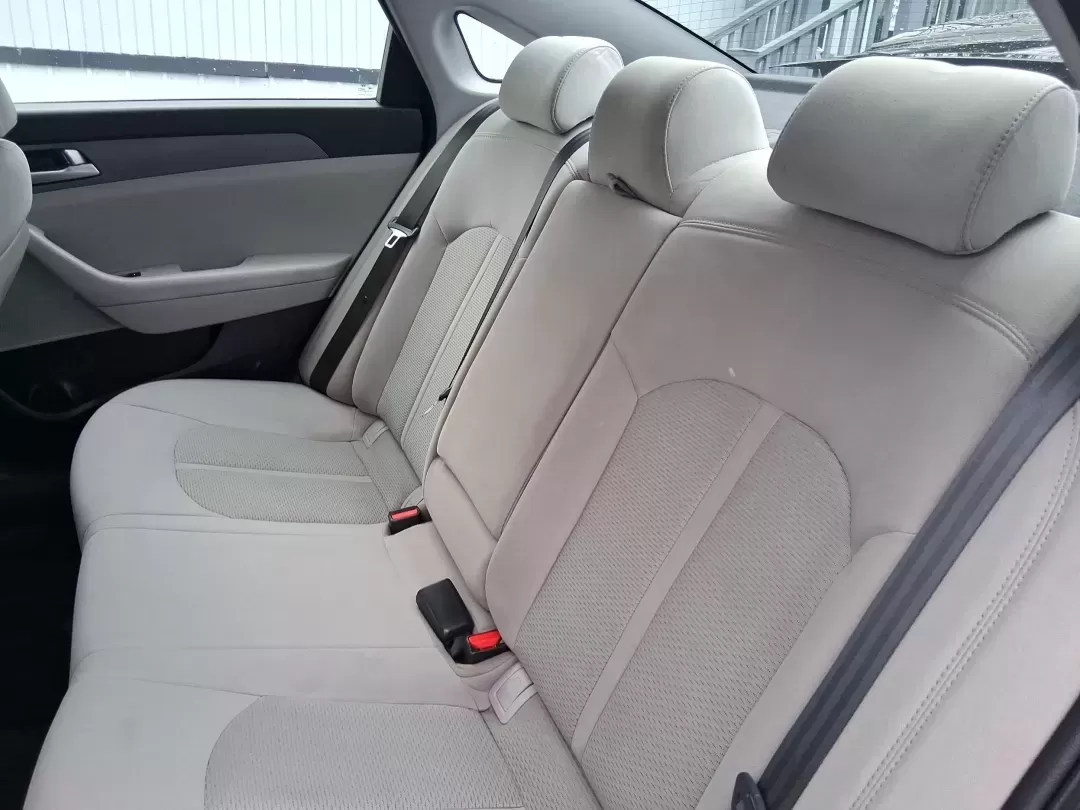 2017 Hyundai Sonata SE (5NPE24AF5HH) with an 2.4L I-4 gasoline direct injection engine, located at 1951 S Dayton Lakeview Rd., New Carlisle, OH, 45344, (937) 908-9800, 39.890999, -84.050255 - 2017 Hyundai Sonata SE - Photo#10