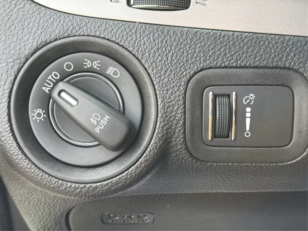 2018 Dodge Journey Crossroad FWD (3C4PDCGBXJT) with an 2.4L L4 DOHC 16V engine, 4-Speed Automatic transmission, located at 1951 S Dayton Lakeview Rd., New Carlisle, OH, 45344, (937) 908-9800, 39.890999, -84.050255 - 2018 Dodge Journey Crossroad FWD - Photo#17