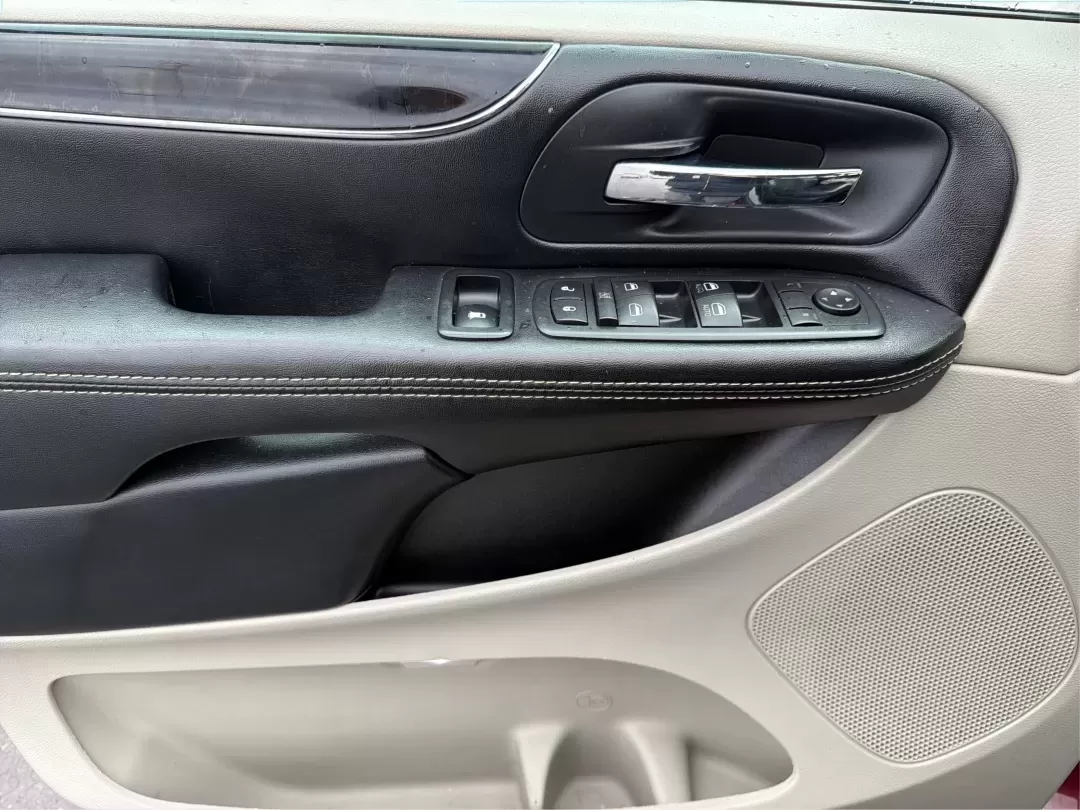 2017 Dodge Grand Caravan SXT (2C4RDGCG2HR) with an Pentastar 3.6L V-6 DOHC engine, located at 1951 S Dayton Lakeview Rd., New Carlisle, OH, 45344, (937) 908-9800, 39.890999, -84.050255 - 2017 Dodge Grand Caravan SXT - Photo#19