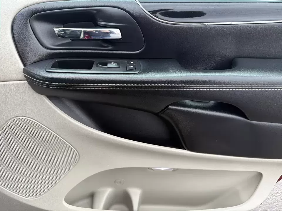 2017 Dodge Grand Caravan (2C4RDGCG2HR) with an Pentastar 3.6L V-6 DOHC engine, located at 8750 N County Rd 25A, Piqua, OH, 45356, (937) 908-9800, 40.164391, -84.232513 - Are you ready to elevate your family adventures or daily commutes with a vehicle that combines space, comfort, and reliability? Look no further than the 2017 Dodge Grand Caravan SXT, now available at Advantage Car and Credit in New Carlisle, OH. This versatile passenger van is perfect for growing fa - Photo#20