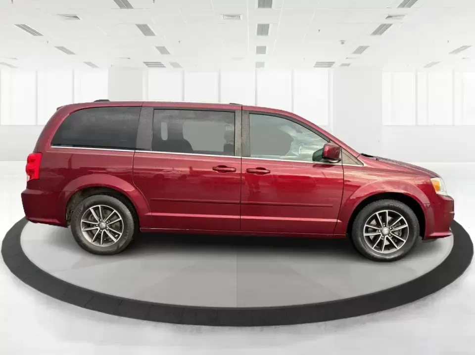 2017 Dodge Grand Caravan SXT (2C4RDGCG2HR) with an Pentastar 3.6L V-6 DOHC engine, 6A transmission, located at 1184 Kauffman Ave, Fairborn, OH, 45324, (937) 908-9800, 39.807072, -84.030914 - Are you ready to elevate your family adventures or daily commutes with a vehicle that combines space, comfort, and reliability? Look no further than the 2017 Dodge Grand Caravan SXT, now available at Advantage Car and Credit in New Carlisle, OH. This versatile passenger van is perfect for growing fa - Photo#1