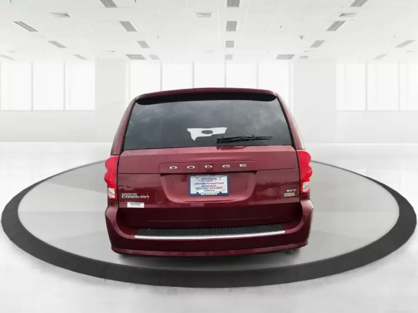 2017 Dodge Grand Caravan SXT (2C4RDGCG2HR) with an Pentastar 3.6L V-6 DOHC engine, 6A transmission, located at 1230 East Main St, Xenia, OH, 45385, (937) 908-9800, 39.688026, -83.910172 - Are you ready to elevate your family adventures or daily commutes with a vehicle that combines space, comfort, and reliability? Look no further than the 2017 Dodge Grand Caravan SXT, now available at Advantage Car and Credit in New Carlisle, OH. This versatile passenger van is perfect for growing fa - Photo#3