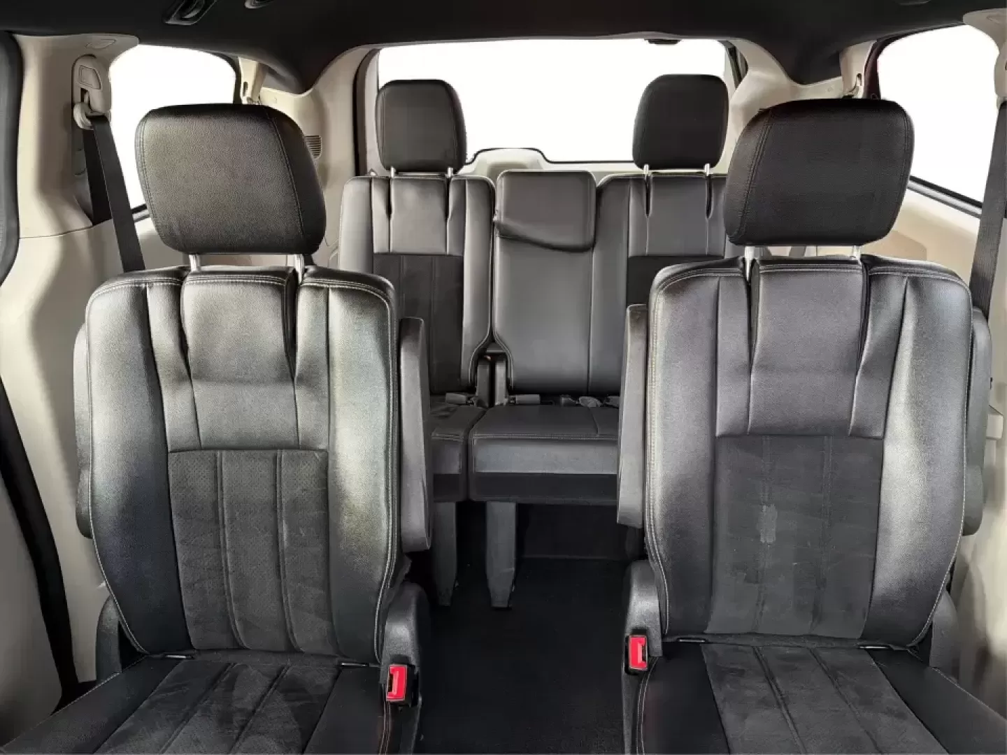 2017 Dodge Grand Caravan SXT (2C4RDGCG2HR) with an Pentastar 3.6L V-6 DOHC engine, 6A transmission, located at 1230 East Main St, Xenia, OH, 45385, (937) 908-9800, 39.688026, -83.910172 - Are you ready to elevate your family adventures or daily commutes with a vehicle that combines space, comfort, and reliability? Look no further than the 2017 Dodge Grand Caravan SXT, now available at Advantage Car and Credit in New Carlisle, OH. This versatile passenger van is perfect for growing fa - Photo#14