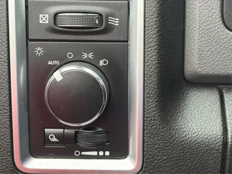 2019 Ram 1500 SLT Crew Cab 4x4 6'4 Box (1C6RR7TT2KS) with an 5.7L V8 OHV 16V engine, 8A transmission, located at 1230 East Main St, Xenia, OH, 45385, (937) 908-9800, 39.688026, -83.910172 - **Unleash Your Adventurous Spirit with the 2019 Ram 1500 SLT Crew Cab 4x4!**<br /> <br /> Are you ready to elevate your lifestyle and take on new adventures? Whether you're hauling equipment for your weekend projects or embarking on a family road trip, the 2019 Ram 1500 SLT Crew Cab 4x4 is designed - Photo#16