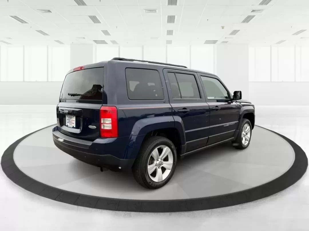 2014 Jeep Patriot Latitude (1C4NJRFB0ED) with an 2.4L I-4 DOHC engine, located at 1099 N County Rd 25A , Troy, OH, 45373, (937) 908-9800, 40.057079, -84.212883 - One Owner - Photo#2