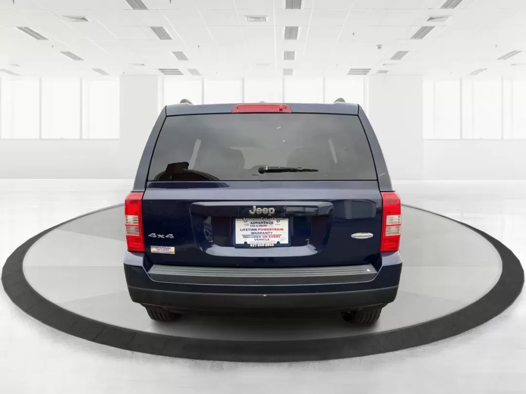 2014 Jeep Patriot Latitude (1C4NJRFB0ED) with an 2.4L I-4 DOHC engine, located at 1099 N County Rd 25A , Troy, OH, 45373, (937) 908-9800, 40.057079, -84.212883 - One Owner - Photo#3