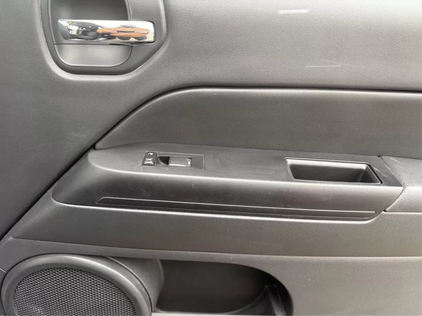 2014 Jeep Patriot Latitude (1C4NJRFB0ED) with an 2.4L I-4 DOHC engine, located at 1099 N County Rd 25A , Troy, OH, 45373, (937) 908-9800, 40.057079, -84.212883 - **Explore the Open Road in Style: 2014 Jeep Patriot Latitude at Advantage Car and Credit - Troy**<br /> <br /> Are you ready for your next adventure? The 2014 Jeep Patriot Latitude is the perfect vehicle for those who crave exploration and flexibility in their daily lives. Whether you're navigating - Photo#18