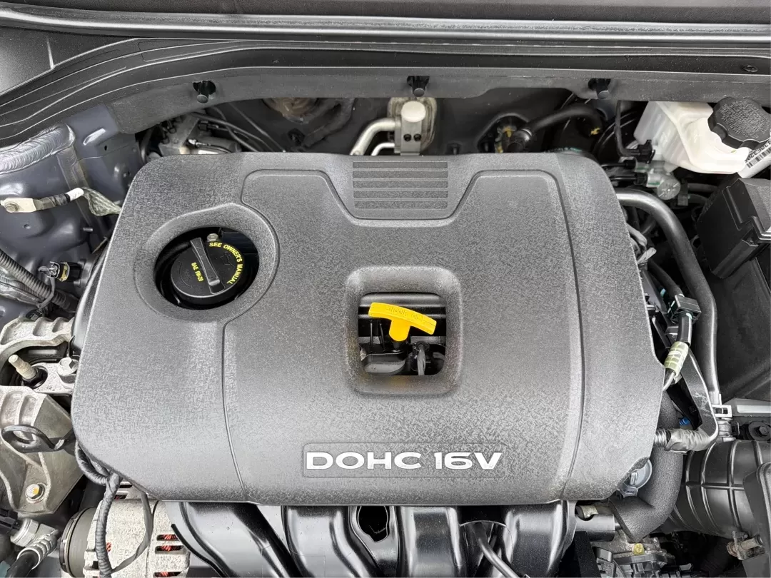 2018 Hyundai Elantra SEL (5NPD84LF2JH) with an Nu 2L I-4 DOHC engine, 6A transmission, located at 4508 South Dixie Dr, Moraine, OH, 45439, (937) 908-9800, 39.689976, -84.218452 - **Discover Your Next Adventure with the 2018 Hyundai Elantra SEL at Advantage Car and Credit - Troy**<br /> <br /> Are you in search of a reliable and stylish sedan for your daily commute, family outings, or weekend getaways? Look no further than the 2018 Hyundai Elantra SEL, available now at Advant - Photo#11