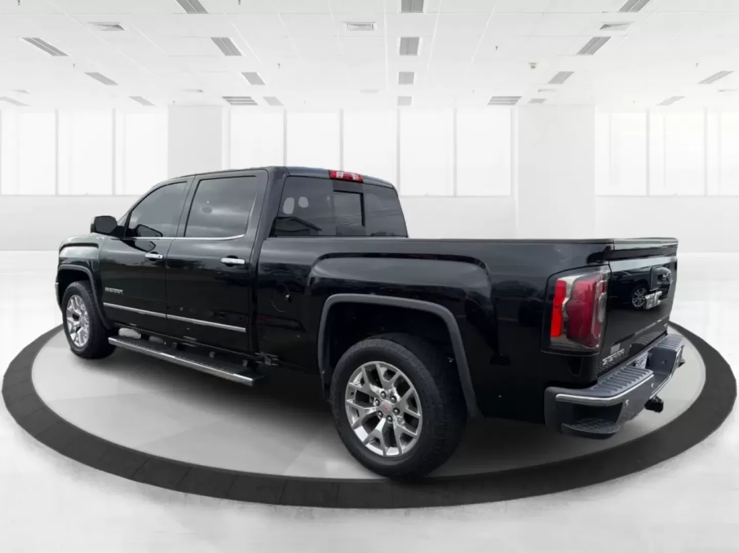 2017 GMC Sierra 1500 SLT (3GTU2NEC8HG) with an EcoTec3 6.2L V-8 gasoline direct injection engine, located at 880 E. National Road, Vandalia, OH, 45377, (937) 908-9800, 39.891918, -84.183594 - **Discover the Perfect Blend of Power and Comfort with the 2017 GMC Sierra 1500 SLT**<br /> <br /> Are you searching for a versatile vehicle that can handle everything from family road trips to weekend adventures? Look no further than the 2017 GMC Sierra 1500 SLT, now available at Advantage Car and - Photo#4