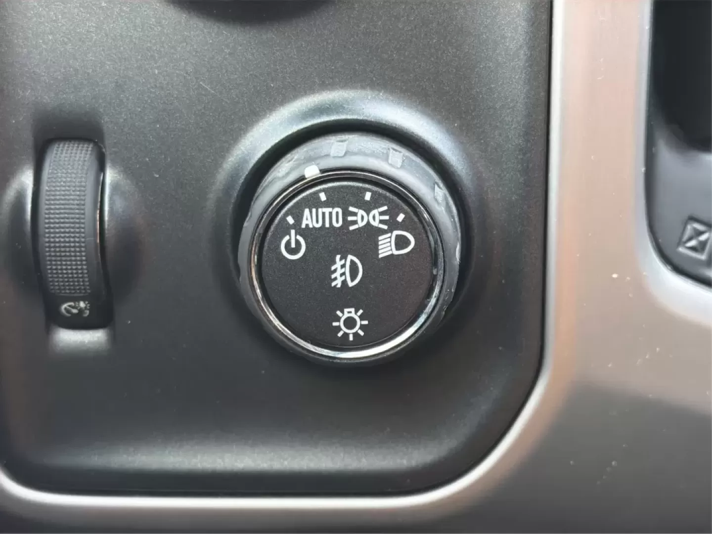 2017 GMC Sierra 1500 SLT (3GTU2NEC8HG) with an EcoTec3 6.2L V-8 gasoline direct injection engine, located at 880 E. National Road, Vandalia, OH, 45377, (937) 908-9800, 39.891918, -84.183594 - **Discover the Perfect Blend of Power and Comfort with the 2017 GMC Sierra 1500 SLT**<br /> <br /> Are you searching for a versatile vehicle that can handle everything from family road trips to weekend adventures? Look no further than the 2017 GMC Sierra 1500 SLT, now available at Advantage Car and - Photo#16