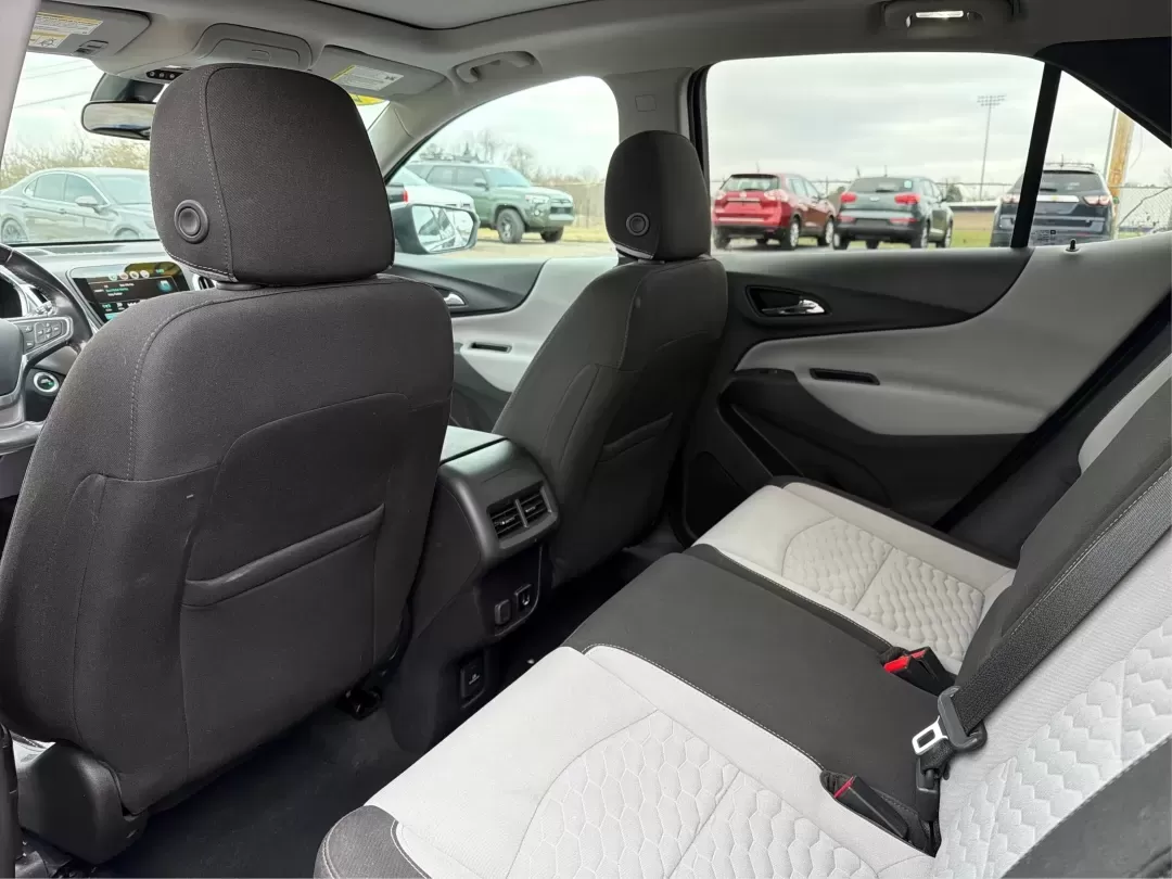 2018 Chevrolet Equinox LT (3GNAXTEX8JS) with an 2L I-4 gasoline direct injection engine, located at 1230 East Main St, Xenia, OH, 45385, (937) 908-9800, 39.688026, -83.910172 - 2018 Chevrolet Equinox LT - Photo#10