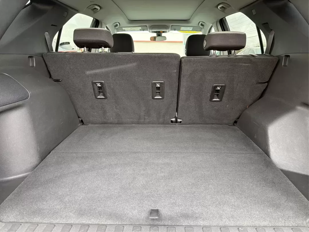 2018 Chevrolet Equinox LT (3GNAXTEX8JS) with an 2L I-4 gasoline direct injection engine, located at 1230 East Main St, Xenia, OH, 45385, (937) 908-9800, 39.688026, -83.910172 - 2018 Chevrolet Equinox LT - Photo#11