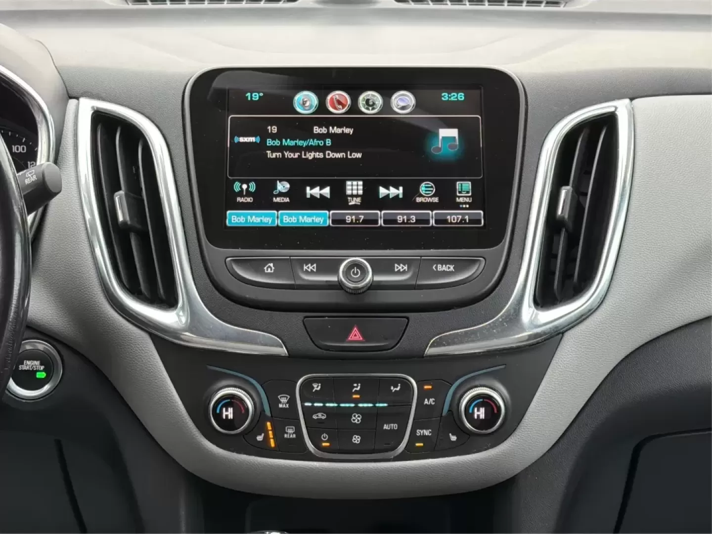 2018 Chevrolet Equinox LT (3GNAXTEX8JS) with an 2L I-4 gasoline direct injection engine, 6A transmission, located at 1230 East Main St, Xenia, OH, 45385, (937) 908-9800, 39.688026, -83.910172 - Are you ready for your next adventure? Whether you're embarking on a weekend getaway with family or tackling the daily commute with style, the 2018 Chevrolet Equinox LT is the perfect companion for all of life's journeys. This SUV, available at Advantage Car and Credit in Xenia, OH, combines versati - Photo#13