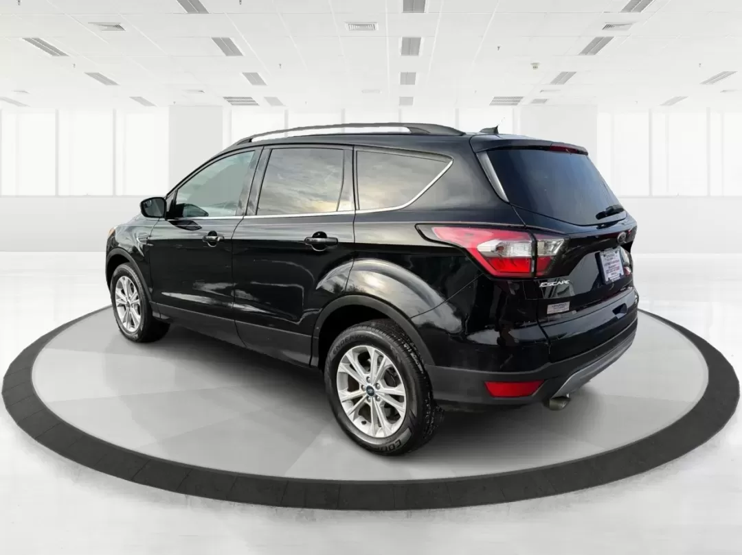 2018 Ford Escape SE (1FMCU9GD6JU) with an Other engine, located at 8750 N County Rd 25A, Piqua, OH, 45356, (937) 908-9800, 40.164391, -84.232513 - Are you looking for the perfect vehicle that can handle your busy lifestyle while keeping you comfortable and safe? Look no further than this 2018 Ford Escape SE at Advantage Car and Credit in Piqua, OH. This versatile SUV is ideal for families on the go, weekend adventurers, and even commuters who - Photo#4