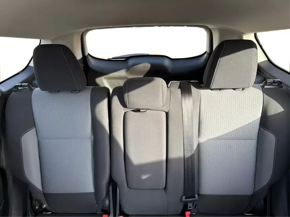 2018 Ford Escape SE (1FMCU9GD6JU) with an 1.5L L4 DOHC 16V engine, 6A transmission, located at 1184 Kauffman Ave, Fairborn, OH, 45324, (937) 908-9800, 39.807072, -84.030914 - Are you looking for the perfect vehicle that can handle your busy lifestyle while keeping you comfortable and safe? Look no further than this 2018 Ford Escape SE at Advantage Car and Credit in Piqua, OH. This versatile SUV is ideal for families on the go, weekend adventurers, and even commuters who - Photo#14