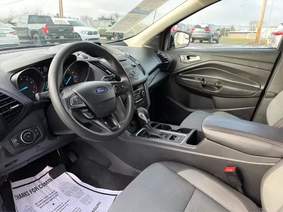 2018 Ford Escape SE (1FMCU9GD6JU) with an 1.5L L4 DOHC 16V engine, 6A transmission, located at 1184 Kauffman Ave, Fairborn, OH, 45324, (937) 908-9800, 39.807072, -84.030914 - Are you looking for the perfect vehicle that can handle your busy lifestyle while keeping you comfortable and safe? Look no further than this 2018 Ford Escape SE at Advantage Car and Credit in Piqua, OH. This versatile SUV is ideal for families on the go, weekend adventurers, and even commuters who - Photo#9