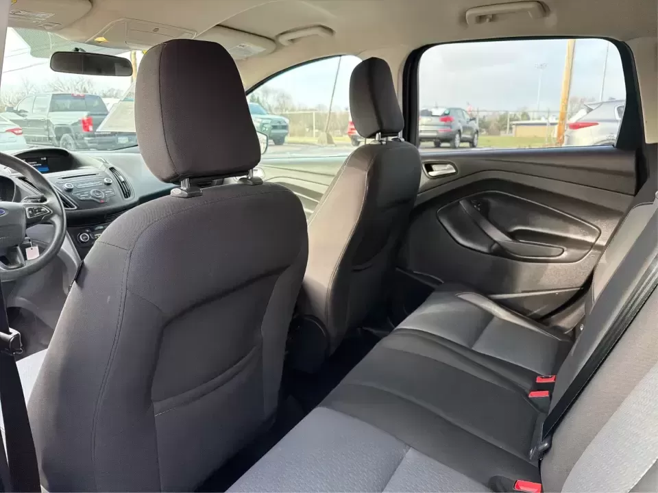 2018 Ford Escape SE (1FMCU9GD6JU) with an 1.5L L4 DOHC 16V engine, 6A transmission, located at 1184 Kauffman Ave, Fairborn, OH, 45324, (937) 908-9800, 39.807072, -84.030914 - Are you looking for the perfect vehicle that can handle your busy lifestyle while keeping you comfortable and safe? Look no further than this 2018 Ford Escape SE at Advantage Car and Credit in Piqua, OH. This versatile SUV is ideal for families on the go, weekend adventurers, and even commuters who - Photo#10