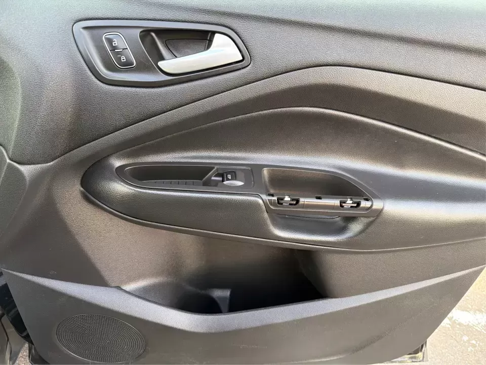 2018 Ford Escape SE (1FMCU9GD6JU) with an 1.5L L4 DOHC 16V engine, 6A transmission, located at 1184 Kauffman Ave, Fairborn, OH, 45324, (937) 908-9800, 39.807072, -84.030914 - Are you looking for the perfect vehicle that can handle your busy lifestyle while keeping you comfortable and safe? Look no further than this 2018 Ford Escape SE at Advantage Car and Credit in Piqua, OH. This versatile SUV is ideal for families on the go, weekend adventurers, and even commuters who - Photo#20