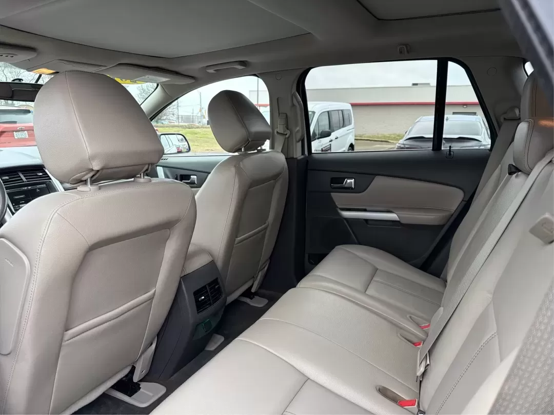 2014 Ford Edge Limited (2FMDK4KC6EB) with an 3.5L V-6 DOHC engine, located at 8750 N County Rd 25A, Piqua, OH, 45356, (937) 908-9800, 40.164391, -84.232513 - **Discover Your Next Adventure with the 2014 Ford Edge Limited at Advantage Car and Credit - Piqua!**<br /> <br /> Are you ready to elevate your driving experience? Whether you're a growing family seeking a spacious ride, a commuter looking for comfort and reliability, or an adventurer eager to tack - Photo#10