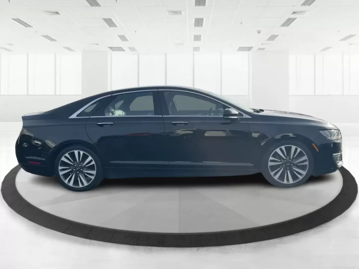 2017 Lincoln MKZ Reserve (3LN6L5FC1HR) with an 3.7L V6 DOHC 24V engine, 6A transmission, located at 1230 East Main St, Xenia, OH, 45385, (937) 908-9800, 39.688026, -83.910172 - Are you ready to elevate your daily commute or weekend getaways? Look no further than this stunning 2017 Lincoln MKZ Reserve, the perfect sedan for those who appreciate luxury and performance. At Advantage Car and Credit - Piqua, located at 8750 N County Rd 25A in Piqua, OH 45356, we offer flexible - Photo#1