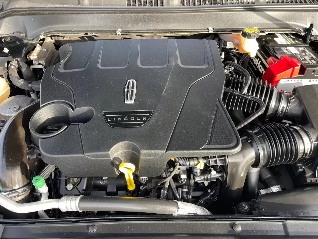 2017 Lincoln MKZ Reserve (3LN6L5FC1HR) with an Other engine, located at 1230 East Main St, Xenia, OH, 45385, (937) 908-9800, 39.688026, -83.910172 - Are you ready to elevate your daily commute or weekend getaways? Look no further than this stunning 2017 Lincoln MKZ Reserve, the perfect sedan for those who appreciate luxury and performance. At Advantage Car and Credit - Piqua, located at 8750 N County Rd 25A in Piqua, OH 45356, we offer flexible - Photo#11