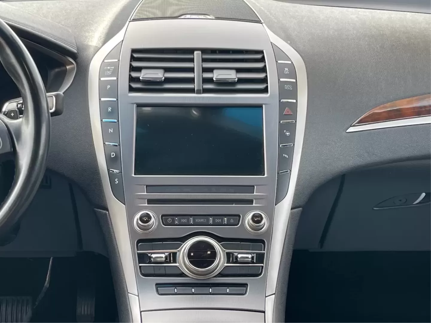 2017 Lincoln MKZ Reserve (3LN6L5FC1HR) with an 3.7L V6 DOHC 24V engine, 6A transmission, located at 1230 East Main St, Xenia, OH, 45385, (937) 908-9800, 39.688026, -83.910172 - Are you ready to elevate your daily commute or weekend getaways? Look no further than this stunning 2017 Lincoln MKZ Reserve, the perfect sedan for those who appreciate luxury and performance. At Advantage Car and Credit - Piqua, located at 8750 N County Rd 25A in Piqua, OH 45356, we offer flexible - Photo#13