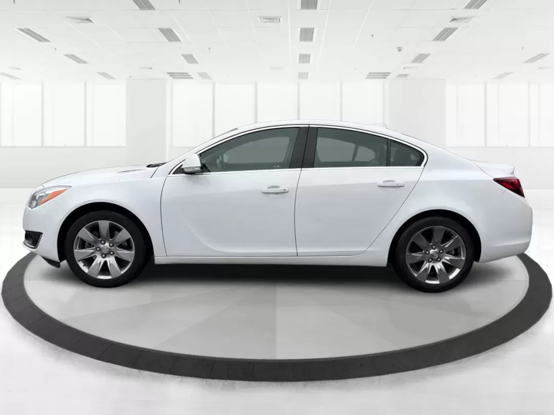 2016 Buick Regal Turbo Premium II (2G4GS5GX7G9) with an 2L I-4 gasoline direct injection engine, located at 8750 N County Rd 25A, Piqua, OH, 45356, (937) 908-9800, 40.164391, -84.232513 - **Discover the Perfect Blend of Luxury and Affordability with This 2016 Buick Regal at Advantage Car and Credit Piqua!**<br /> <br /> Are you in the market for a sophisticated sedan that effortlessly combines style, comfort, and performance? Look no further than this stunning 2016 Buick Regal Turbo - Photo#5