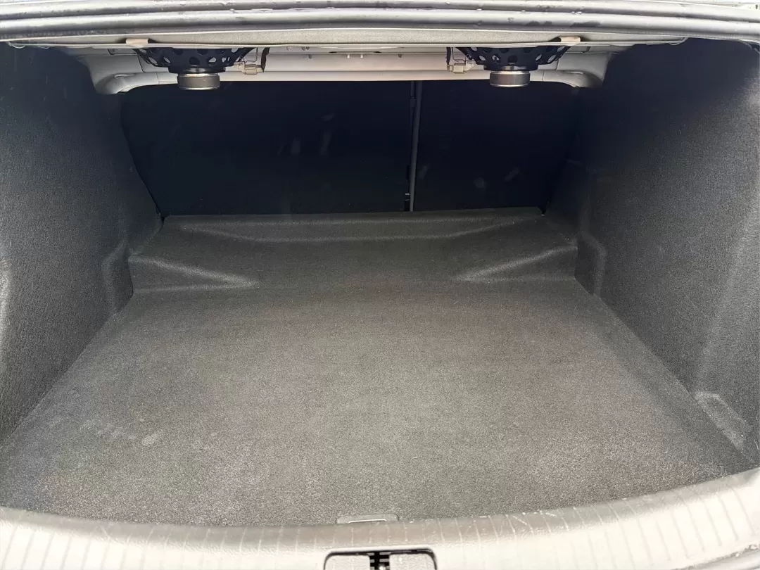 2016 Buick Regal Turbo Premium II (2G4GS5GX7G9) with an 2L I-4 gasoline direct injection engine, located at 8750 N County Rd 25A, Piqua, OH, 45356, (937) 908-9800, 40.164391, -84.232513 - **Discover the Perfect Blend of Luxury and Affordability with This 2016 Buick Regal at Advantage Car and Credit Piqua!**<br /> <br /> Are you in the market for a sophisticated sedan that effortlessly combines style, comfort, and performance? Look no further than this stunning 2016 Buick Regal Turbo - Photo#12