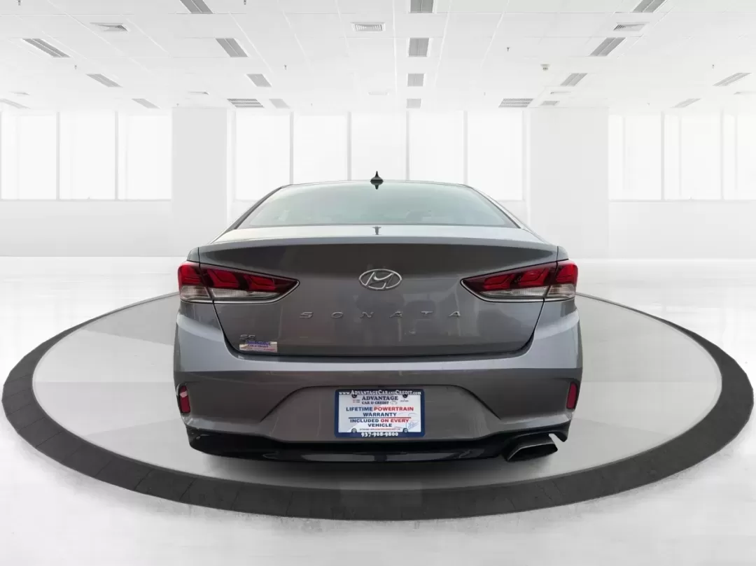 2018 Hyundai Sonata SE (5NPE24AF8JH) with an 2.4L I-4 gasoline direct injection engine, located at 8750 N County Rd 25A, Piqua, OH, 45356, (937) 908-9800, 40.164391, -84.232513 - **Elevate Your Daily Drive with the 2018 Hyundai Sonata SE Perfect for Commuters and Families Alike!**<br /> <br /> Are you looking for a reliable and stylish sedan that fits seamlessly into your busy lifestyle? Look no further than the 2018 Hyundai Sonata SE, available now at Advantage Car and Cre - Photo#3
