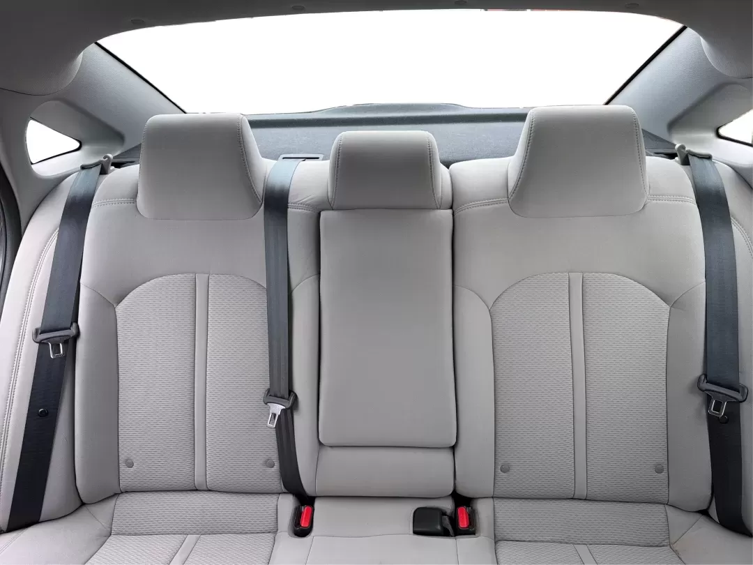 2018 Hyundai Sonata SE (5NPE24AF8JH) with an 2.4L I-4 gasoline direct injection engine, located at 8750 N County Rd 25A, Piqua, OH, 45356, (937) 908-9800, 40.164391, -84.232513 - **Elevate Your Daily Drive with the 2018 Hyundai Sonata SE Perfect for Commuters and Families Alike!**<br /> <br /> Are you looking for a reliable and stylish sedan that fits seamlessly into your busy lifestyle? Look no further than the 2018 Hyundai Sonata SE, available now at Advantage Car and Cre - Photo#12