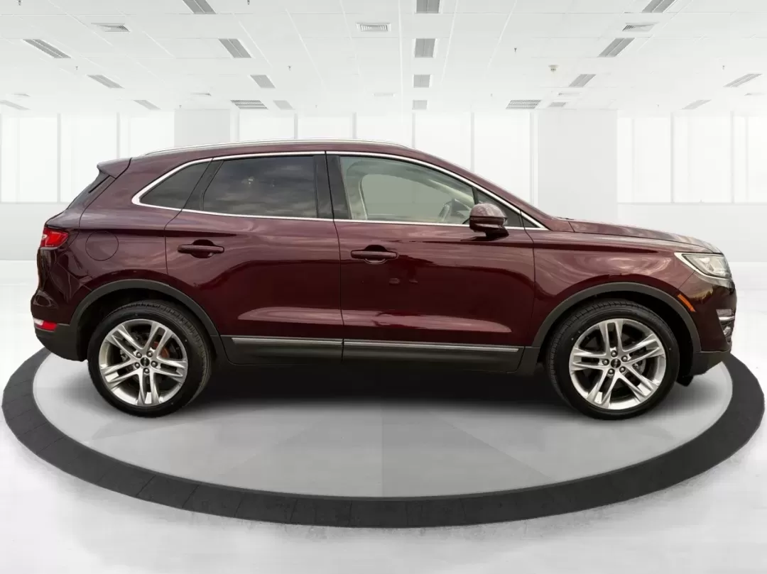 2016 Lincoln MKC Reserve (5LMCJ3D91GU) with an Other engine, located at 8750 N County Rd 25A, Piqua, OH, 45356, (937) 908-9800, 40.164391, -84.232513 - **Discover the Perfect Blend of Luxury and Functionality with the 2016 Lincoln MKC Reserve at Advantage Car and Credit - Piqua**<br /> <br /> Are you searching for a vehicle that seamlessly blends sophisticated style with everyday practicality? Look no further than the 2016 Lincoln MKC Reserve, avai - Photo#1