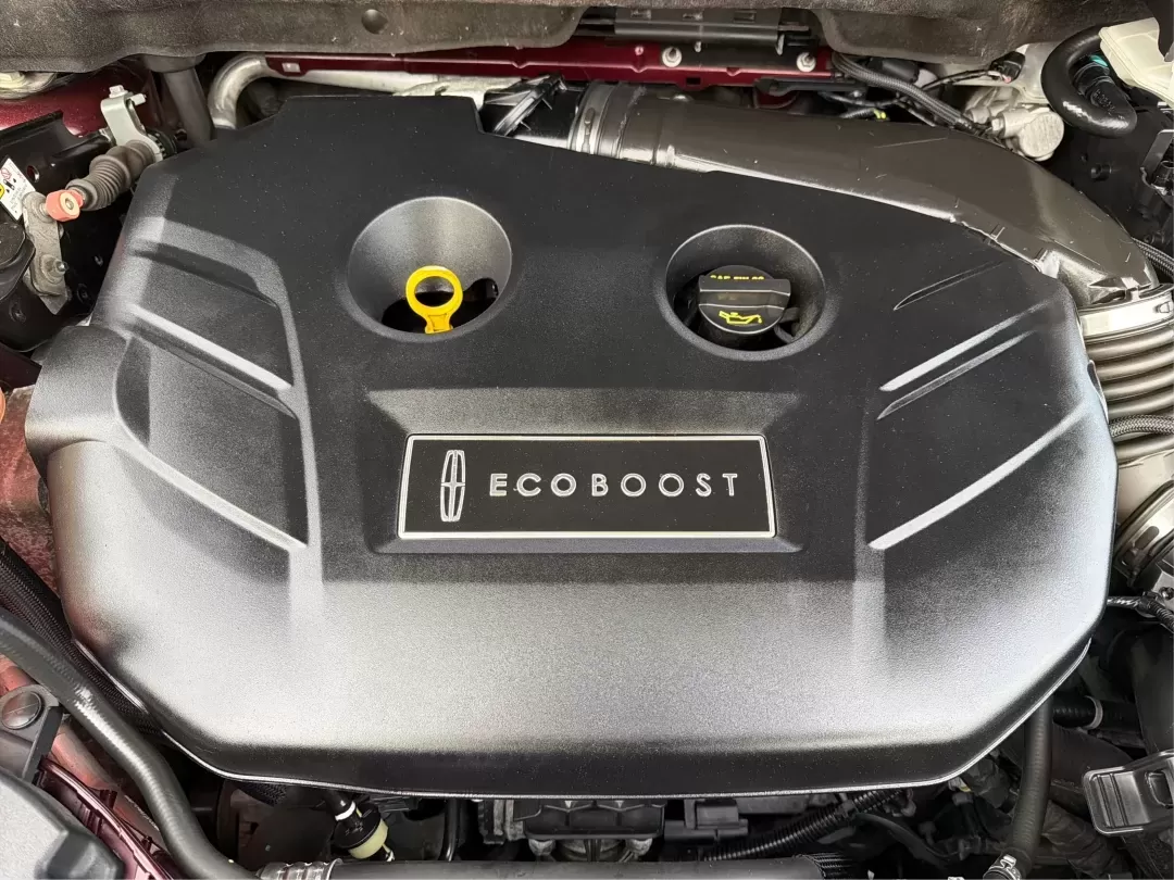 2016 Lincoln MKC Reserve (5LMCJ3D91GU) with an Other engine, located at 8750 N County Rd 25A, Piqua, OH, 45356, (937) 908-9800, 40.164391, -84.232513 - **Discover the Perfect Blend of Luxury and Functionality with the 2016 Lincoln MKC Reserve at Advantage Car and Credit - Piqua**<br /> <br /> Are you searching for a vehicle that seamlessly blends sophisticated style with everyday practicality? Look no further than the 2016 Lincoln MKC Reserve, avai - Photo#11