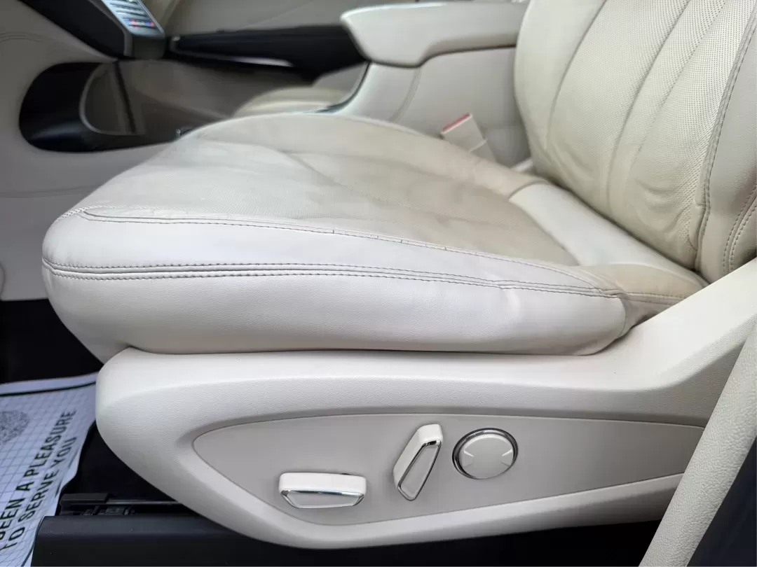 2016 Lincoln MKC Reserve (5LMCJ3D91GU) with an Other engine, located at 8750 N County Rd 25A, Piqua, OH, 45356, (937) 908-9800, 40.164391, -84.232513 - **Discover the Perfect Blend of Luxury and Functionality with the 2016 Lincoln MKC Reserve at Advantage Car and Credit - Piqua**<br /> <br /> Are you searching for a vehicle that seamlessly blends sophisticated style with everyday practicality? Look no further than the 2016 Lincoln MKC Reserve, avai - Photo#18