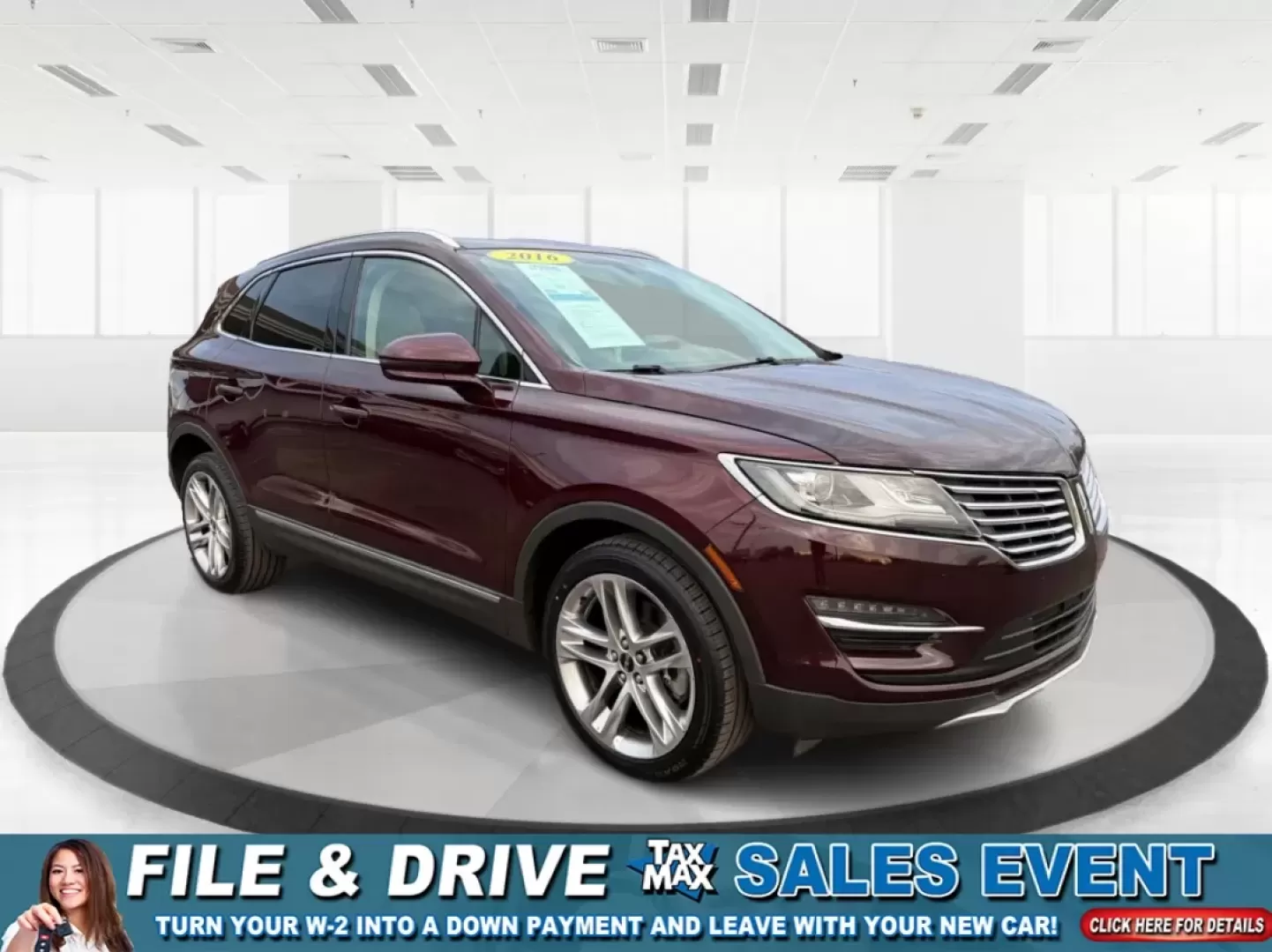 2016 Lincoln MKC Reserve (5LMCJ3D91GU) with an Other engine, located at 8750 N County Rd 25A, Piqua, OH, 45356, (937) 908-9800, 40.164391, -84.232513 - **Discover the Perfect Blend of Luxury and Functionality with the 2016 Lincoln MKC Reserve at Advantage Car and Credit - Piqua**<br /> <br /> Are you searching for a vehicle that seamlessly blends sophisticated style with everyday practicality? Look no further than the 2016 Lincoln MKC Reserve, avai - Photo#0